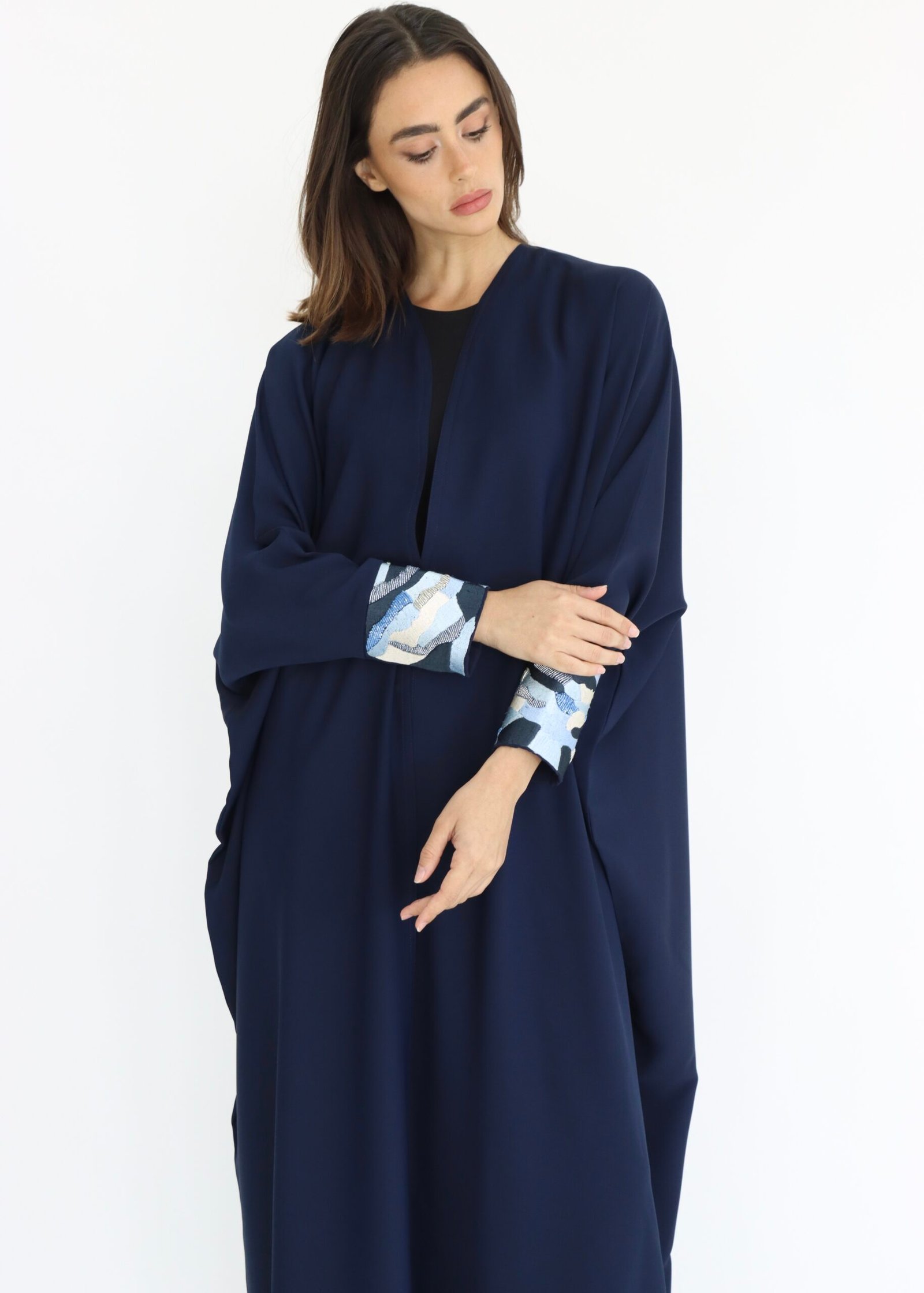 M023-B2 Wave Bisht Abaya