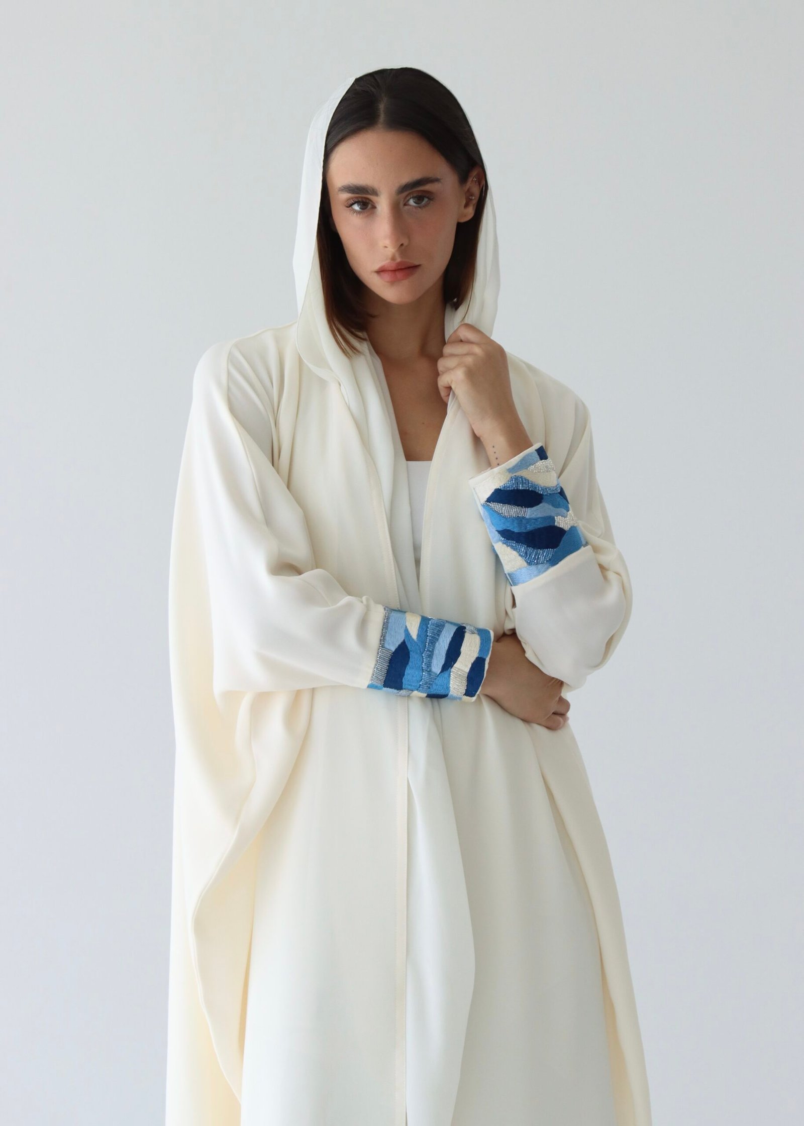M023-W3 Wave Bisht Abaya