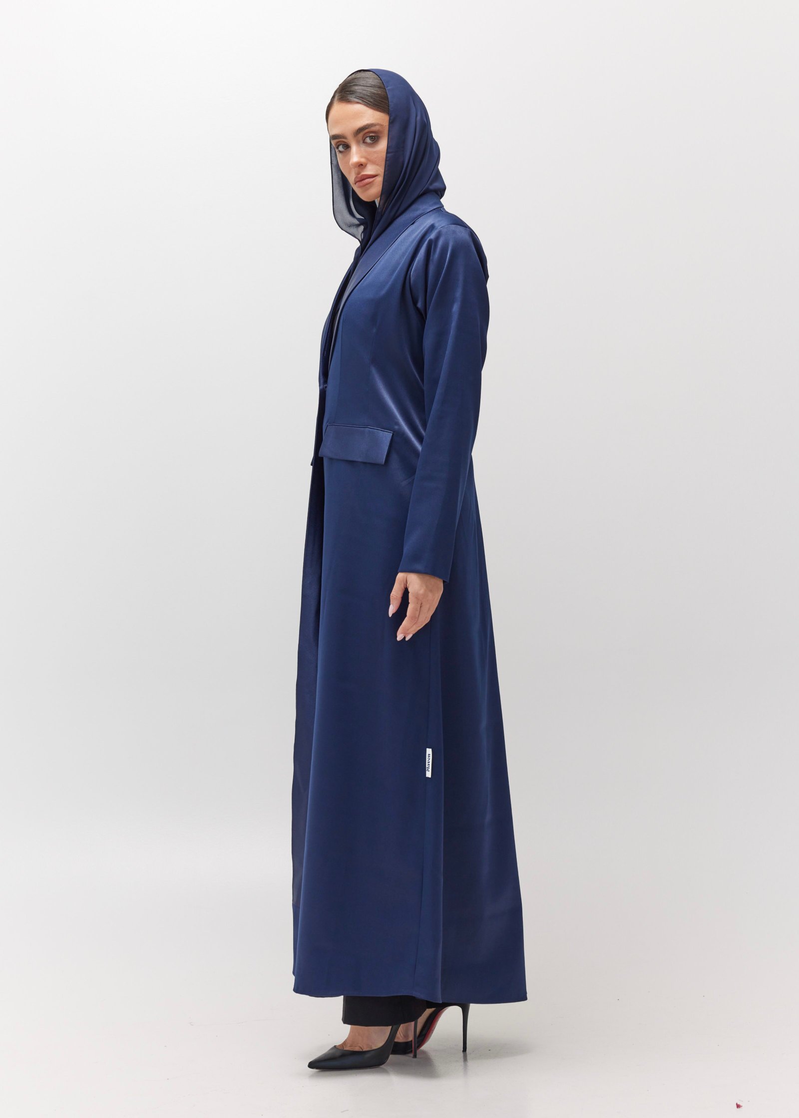 M045 -2 Blazer Essential