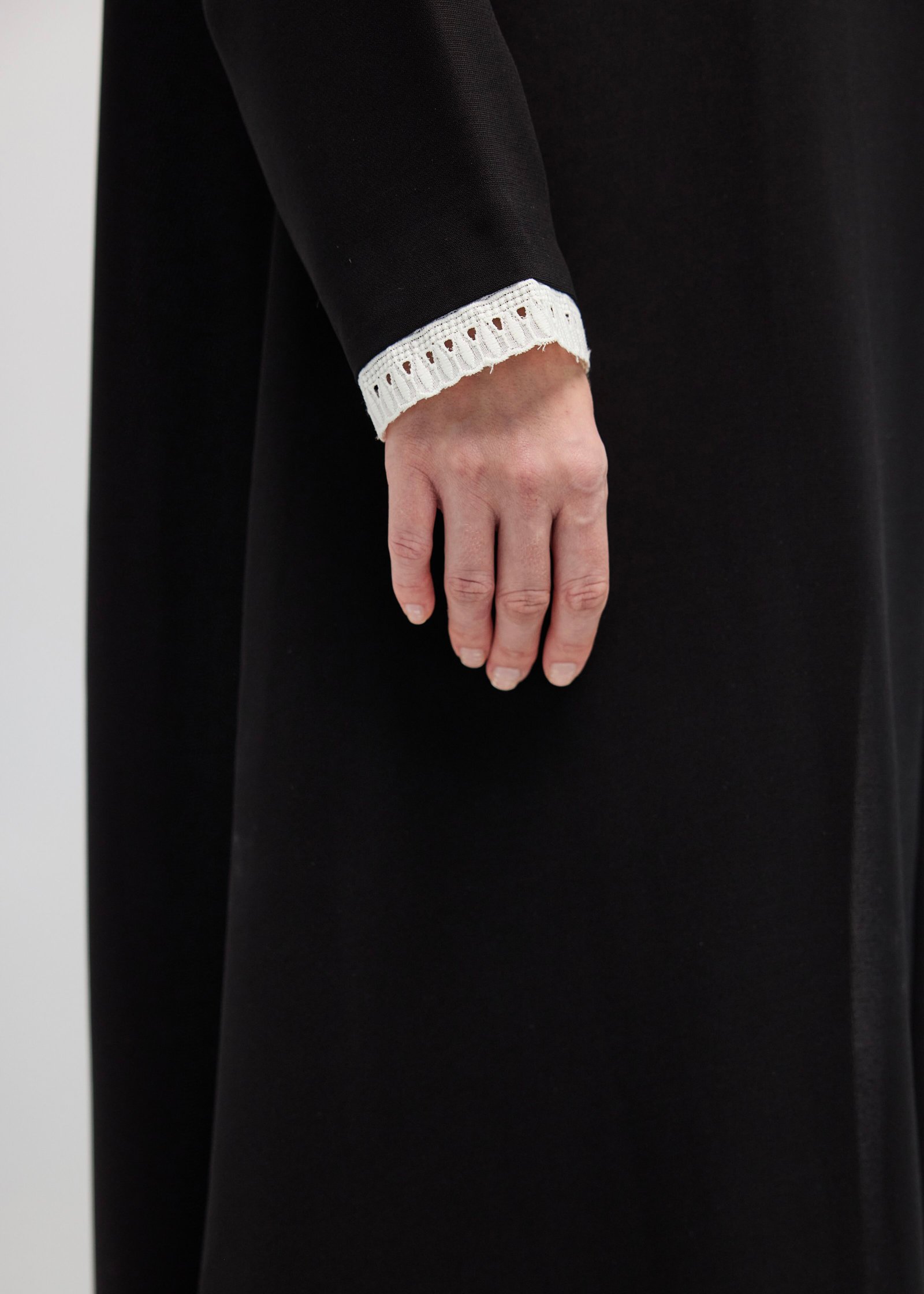 M056-3 Sharp Abaya