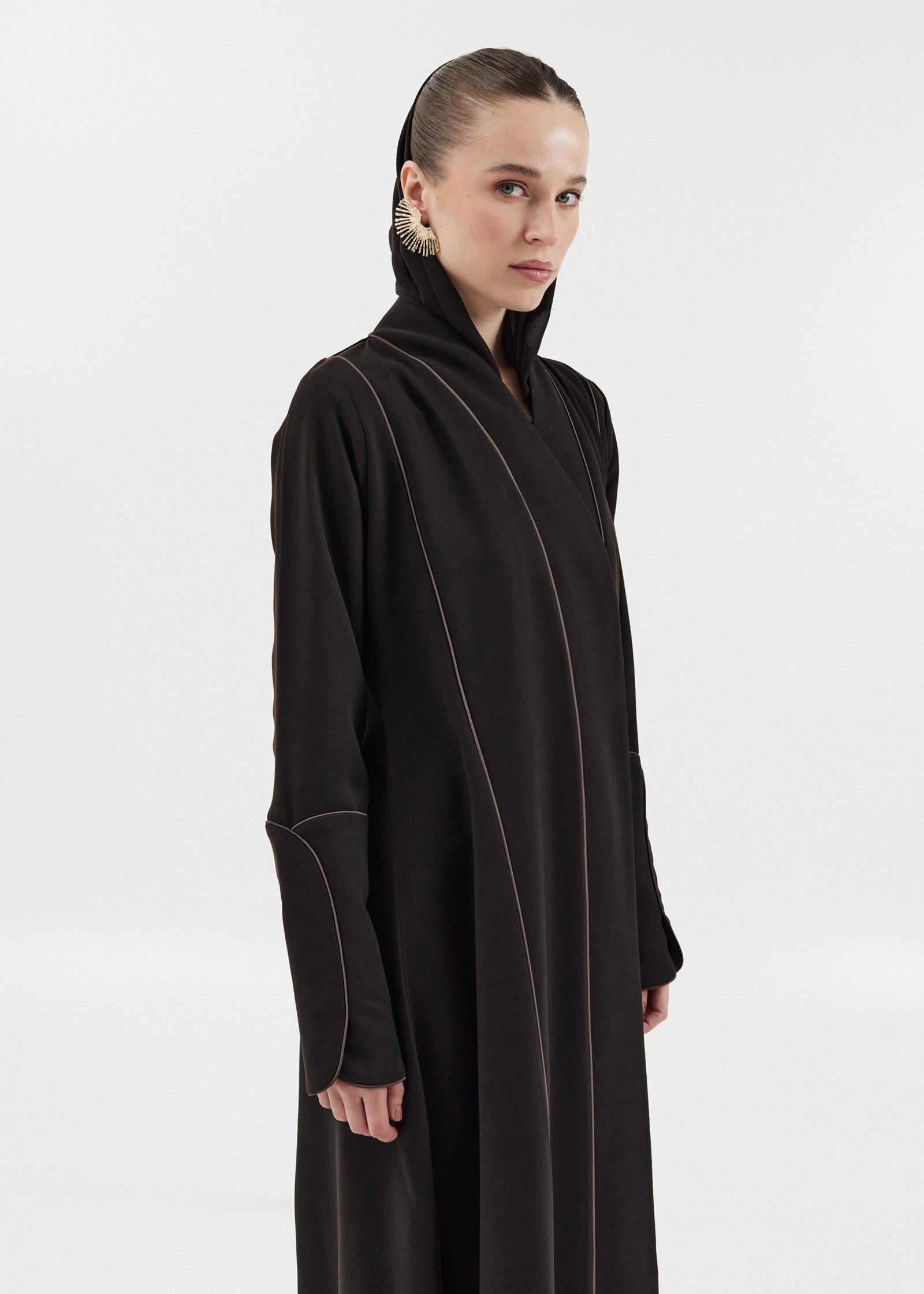 M062-2 Line Fit Abaya (S 54.5 Black)