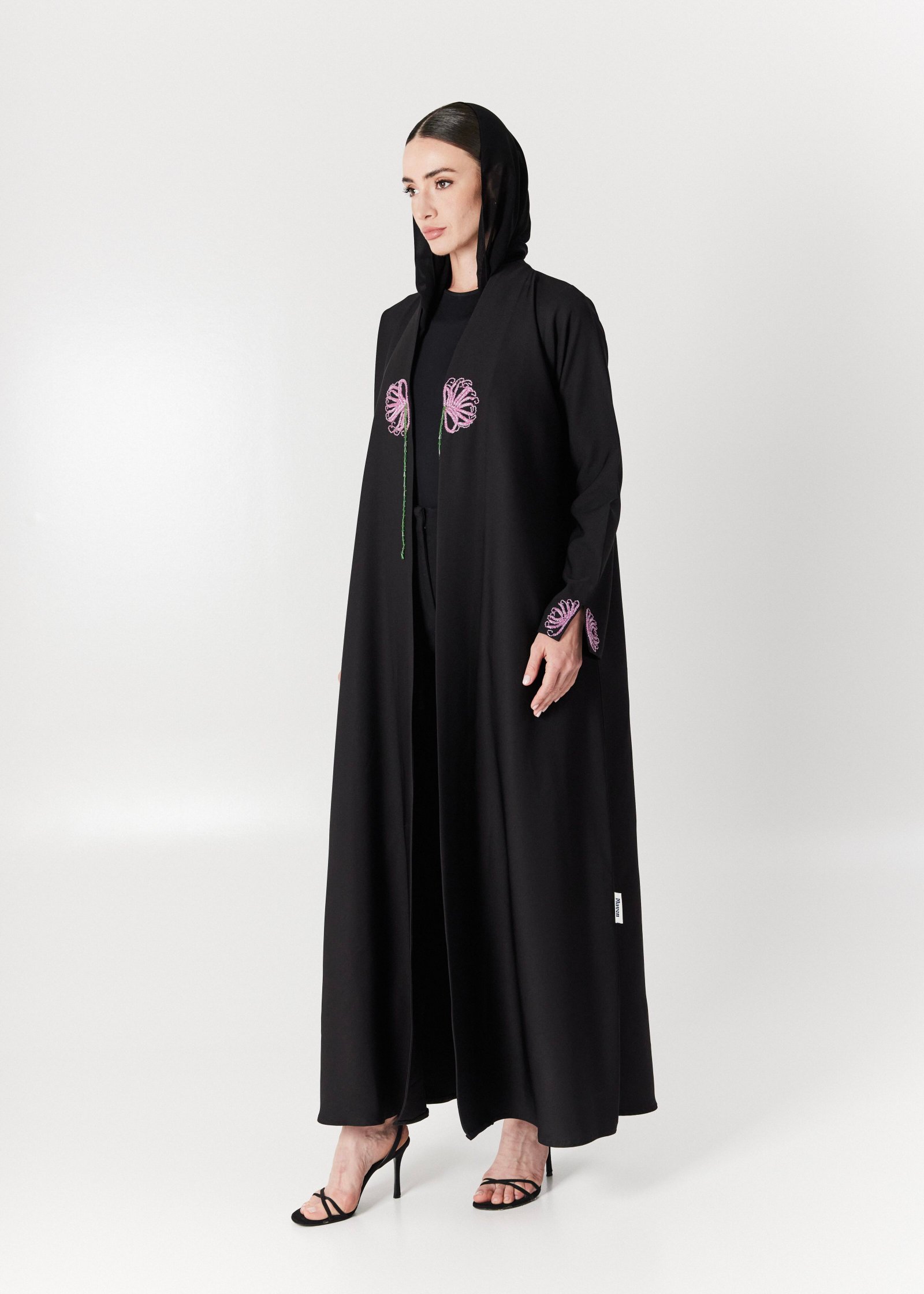 m070-2 Abilene Rose Abaya