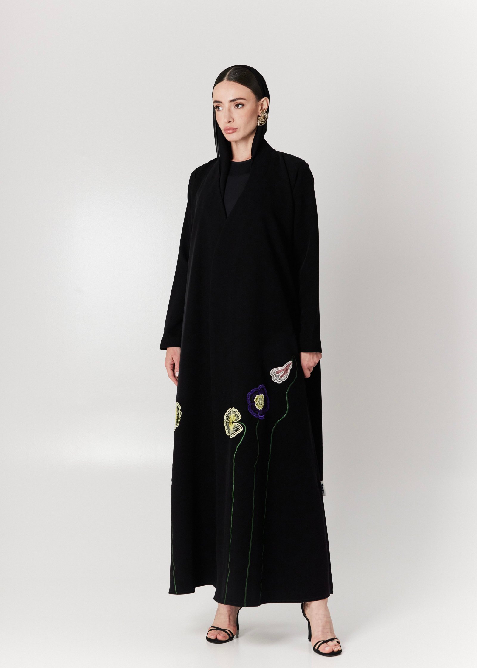 m071-2 Silent Garden Abaya