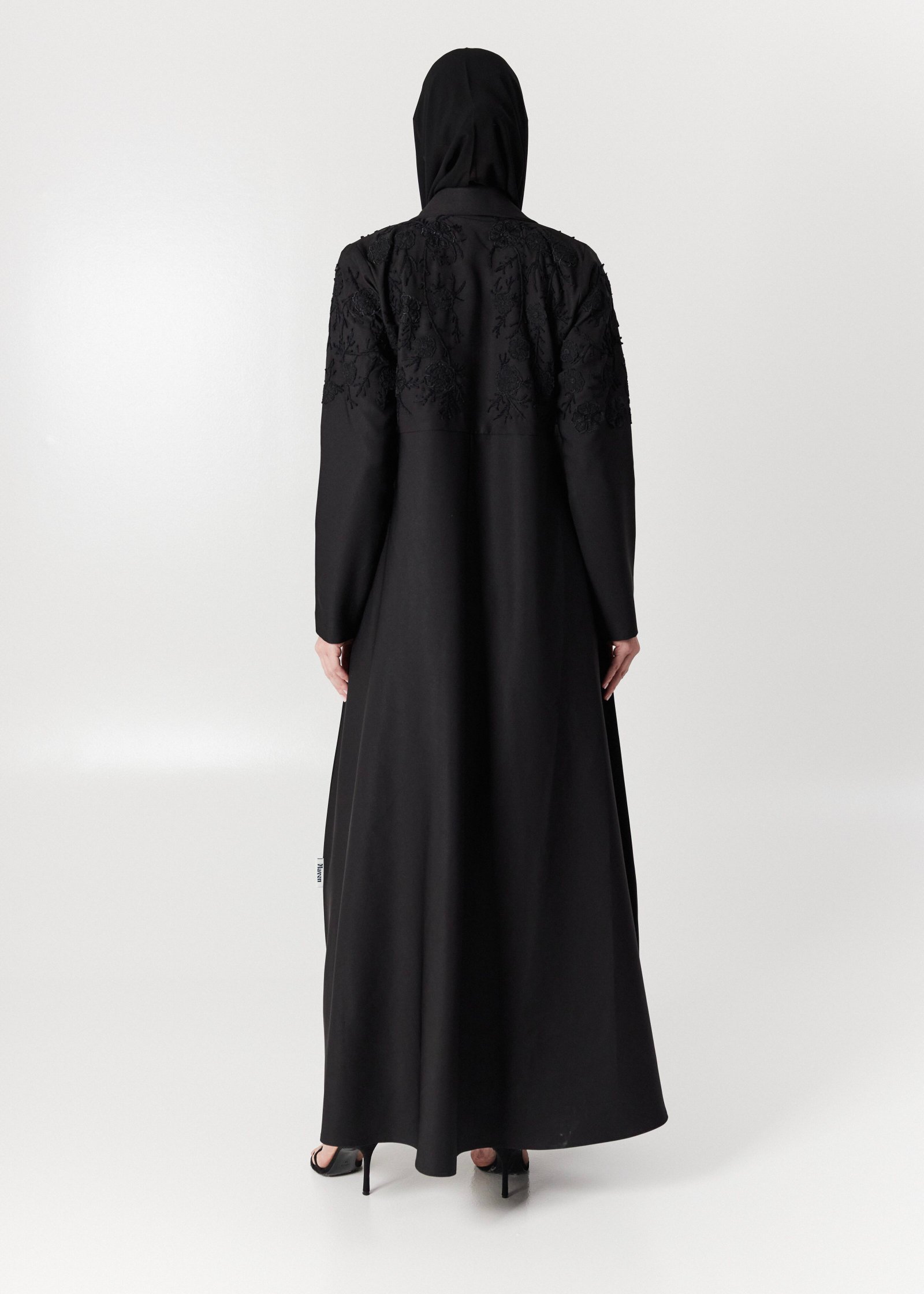 m072-3 Ora Black Abaya