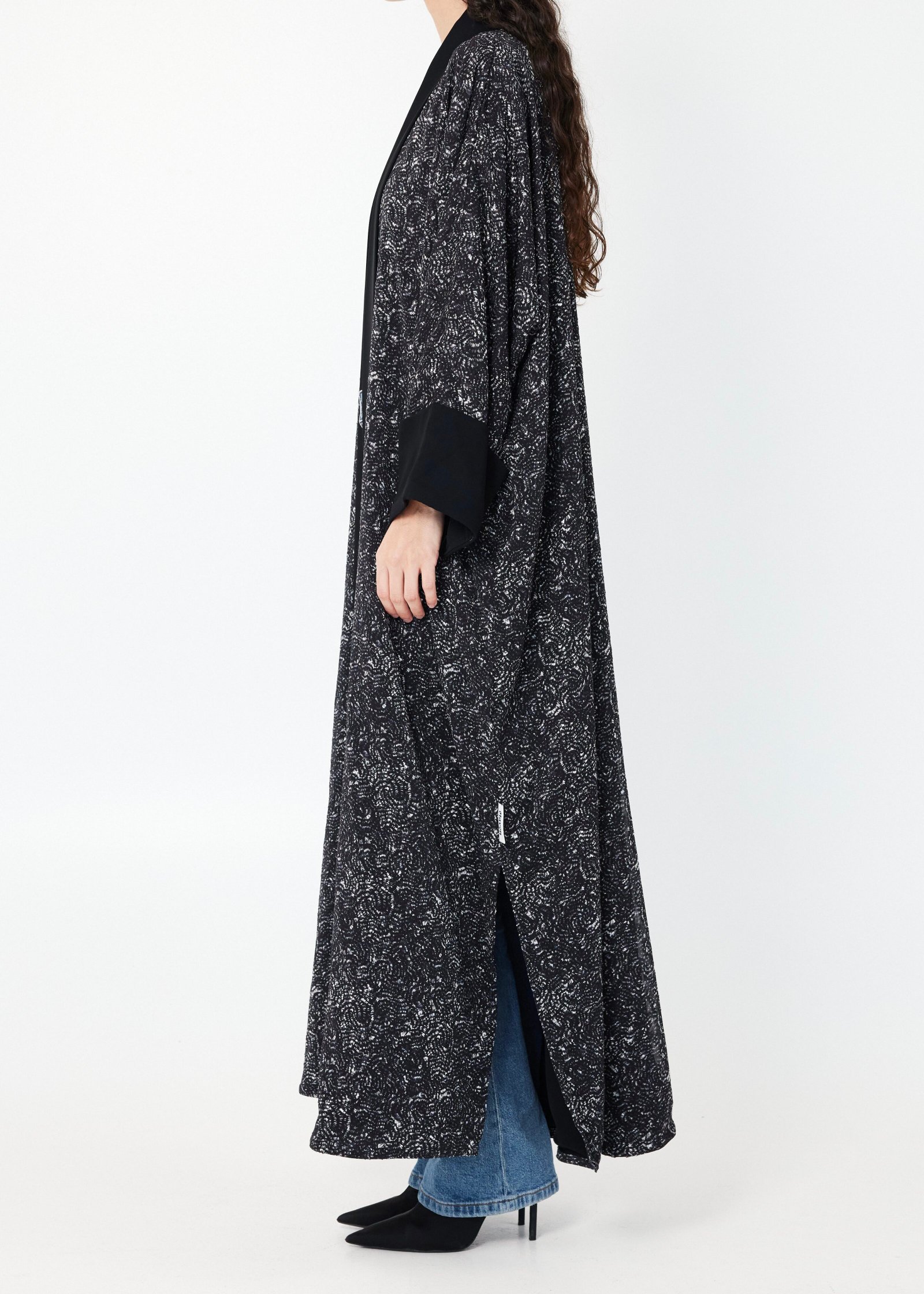 Flow Abaya