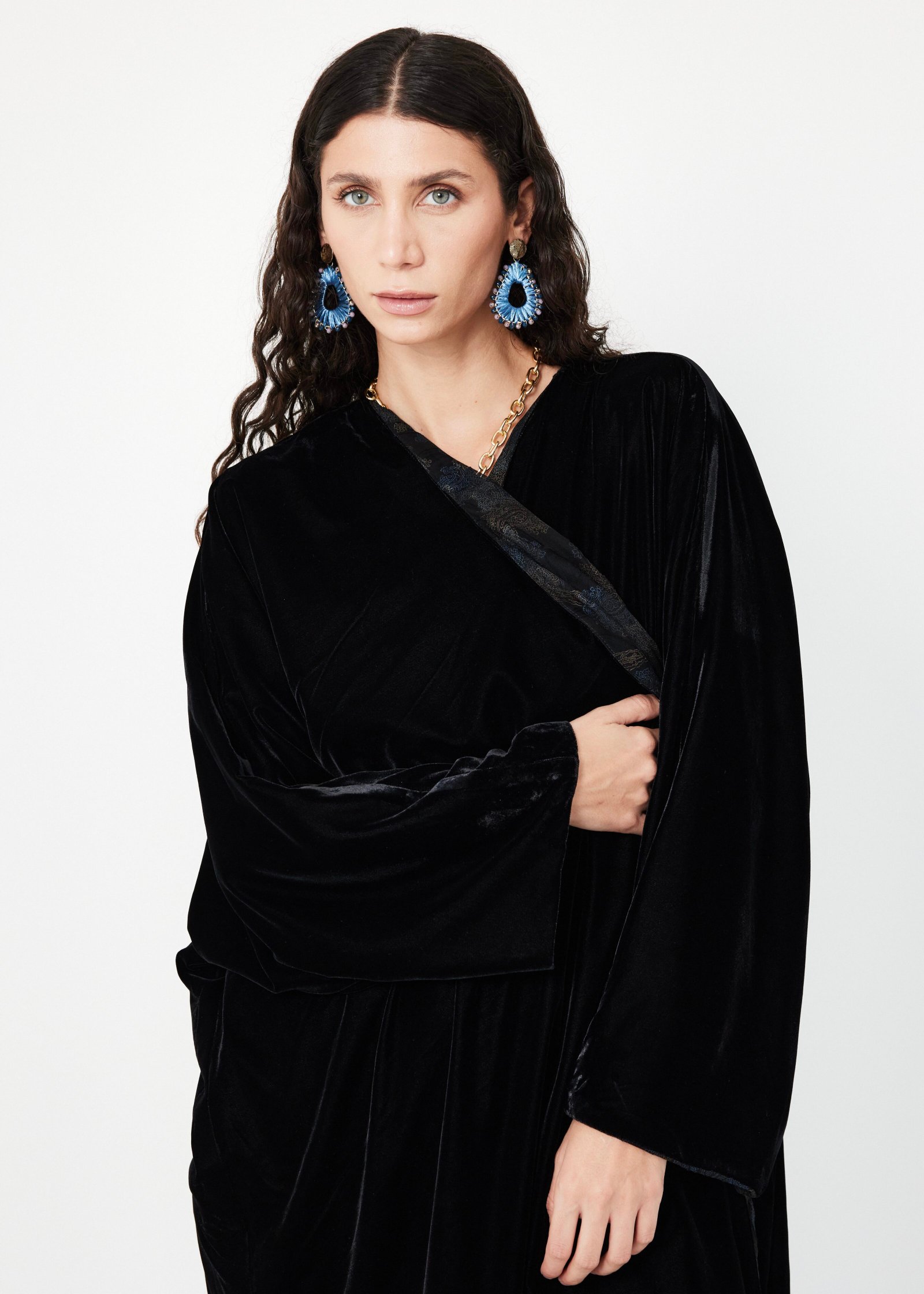 Velora Abaya