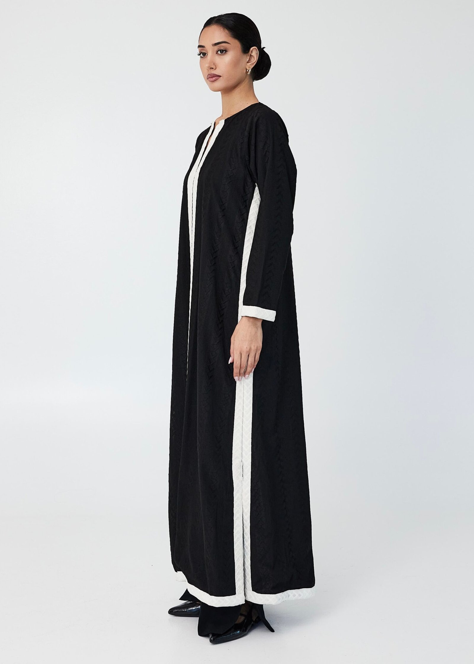Daily Line Abaya
