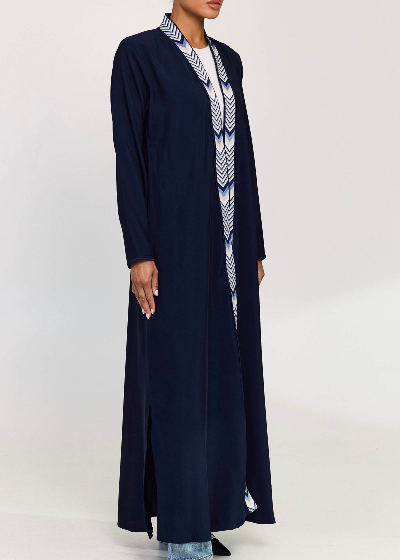 V-Form Abaya