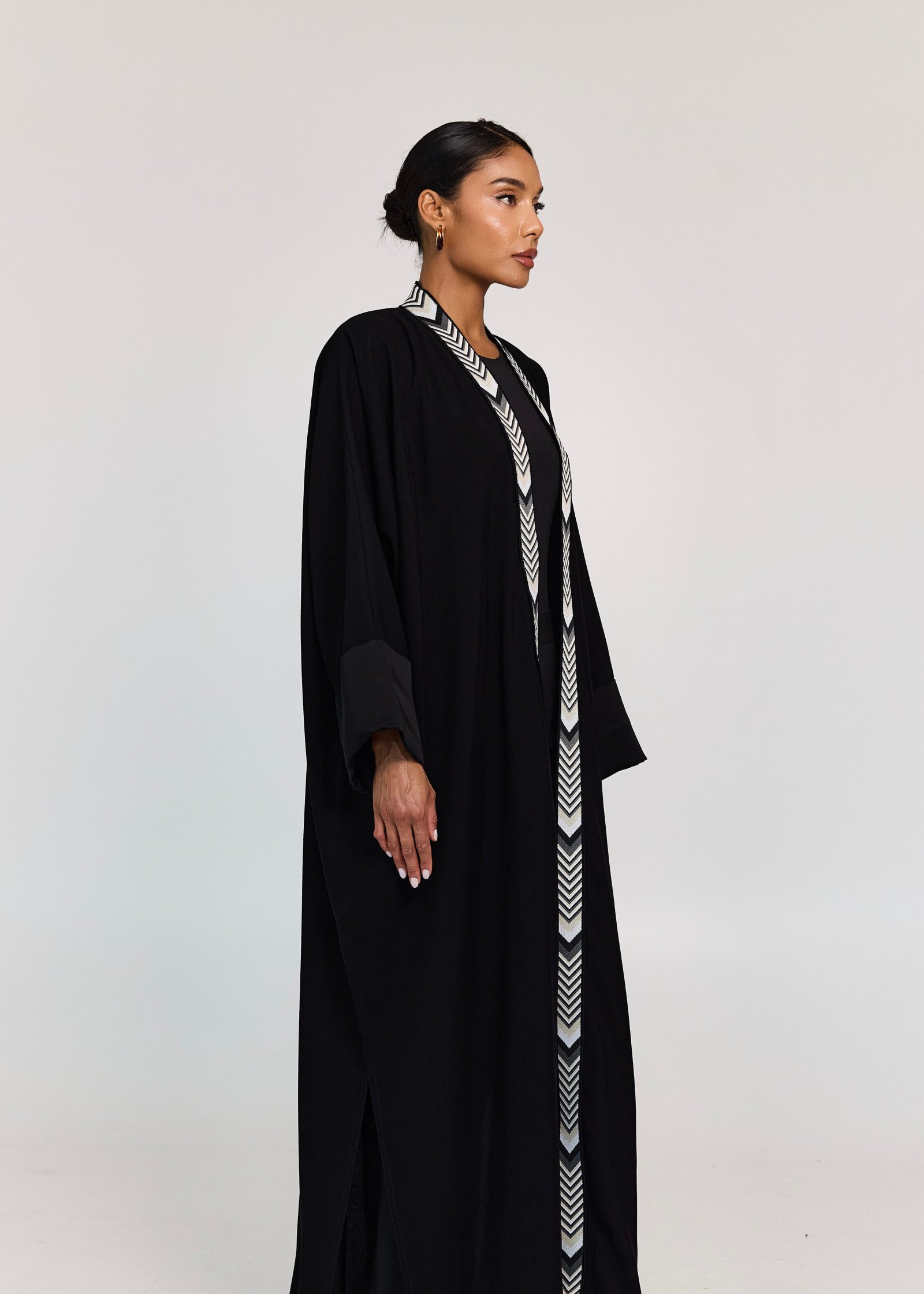 V-Form Abaya